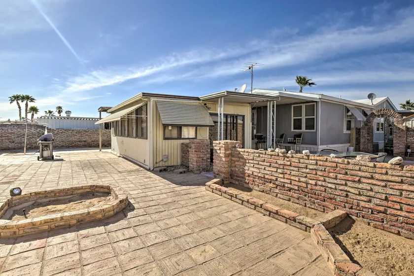 Cozy Yuma Retreat w/ Furnished Patio & Grill! - Image 1