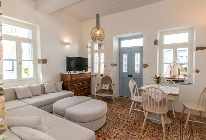 Cycladic house Tinos in the heart of Tinos city - Image 1