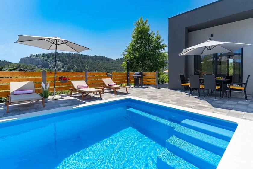 Villa Mir with private pool, 3 bedrooms, 7km from sandy beach - Image 1