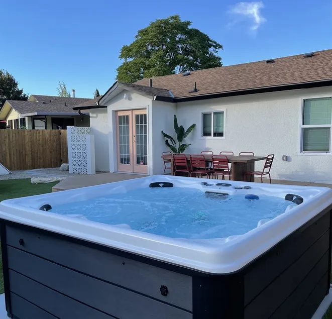 Steps to Gyro Beach. HOT TUB. New. Outdoor Oasis - Image 1