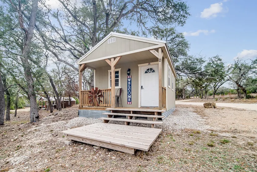 Hill Country Cabin 2 | Queen Bed & Grill - Image 1