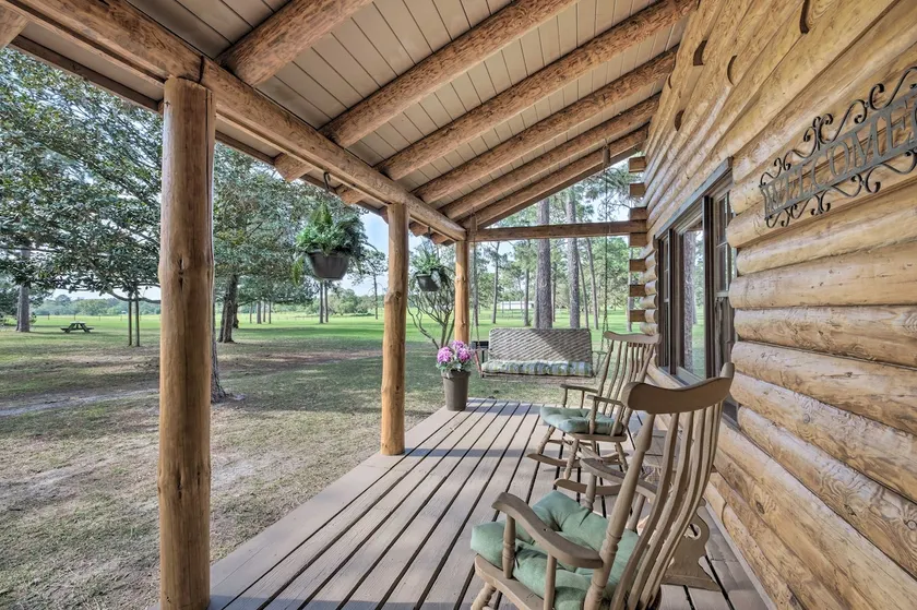 Quaint & Quiet Belleview Cabin on 35 Acres! - Image 1