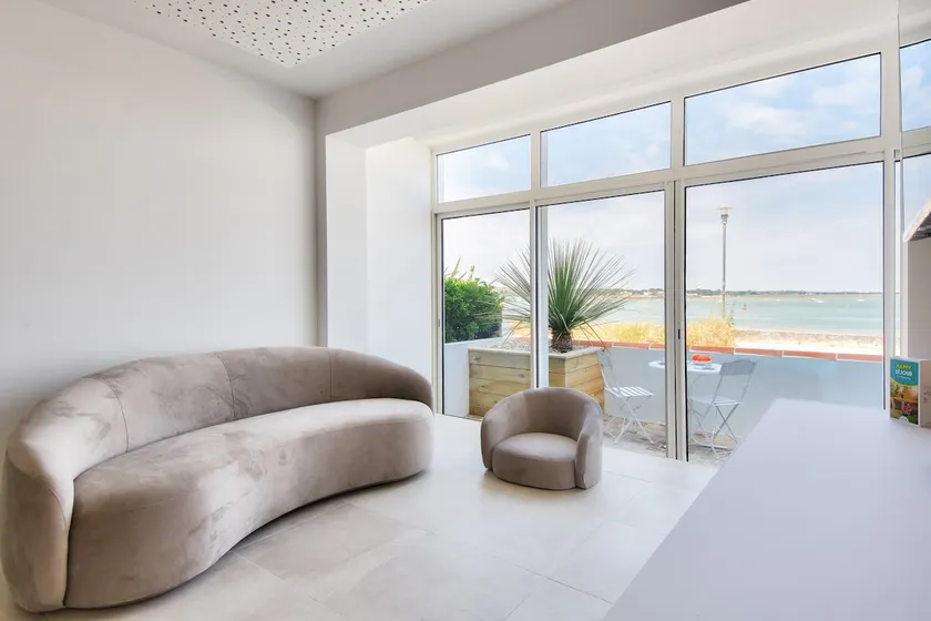 Sea view - Stay just a stone's throw from the beach - Image 1