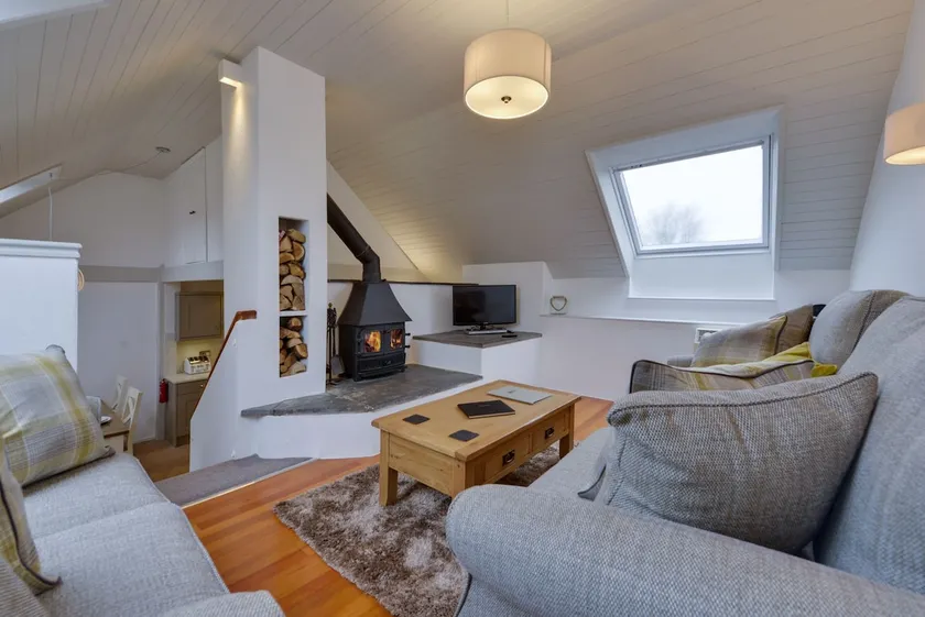 Pond View - luxury cottage, Dartmoor National Park - Image 1