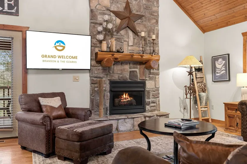 The Lodge on the Creek Branson West Cabin w/ Beautiful Views - Image 1
