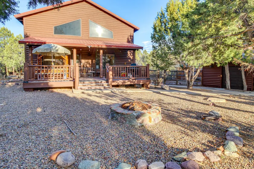 Close to Golf & Hiking: Show Low Family Cabin - Image 1