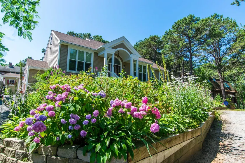 Updated Property on Lt Island! - Image 1