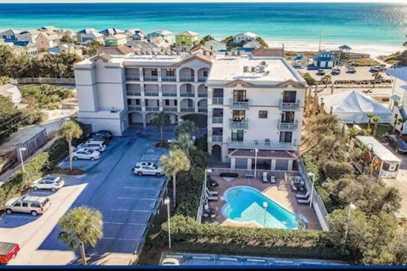 Even Keel- 3 bed/2.5 bath condo with Gulf Views - Image 1