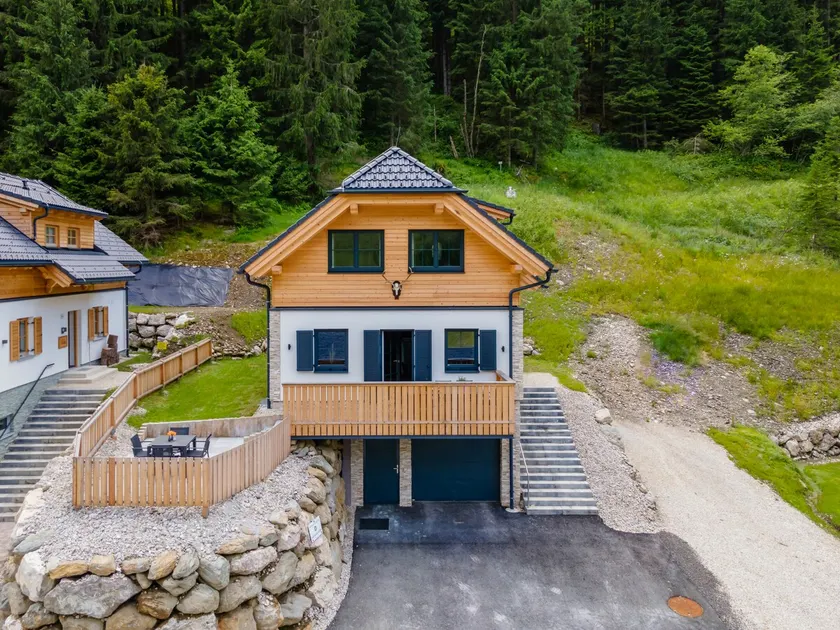 Premium lodge with large wellness area - Image 1
