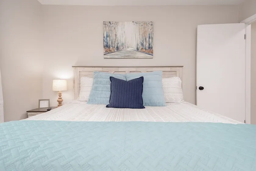 Tastefully designed 4-Bedroom Townhome! Open Concept  - Image 1