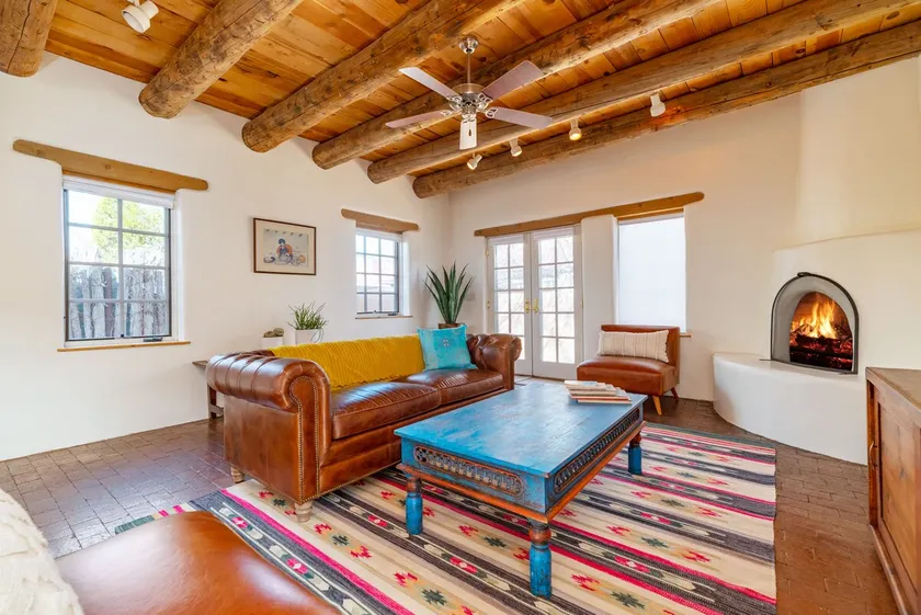 Authenticity Meets Comfort in Santa Fe's Heart - Image 1