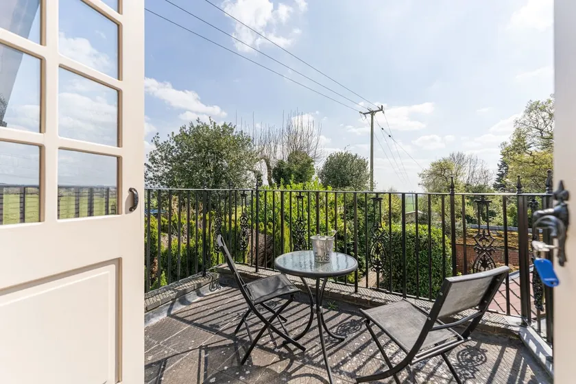 Beautiful Country Cottage for up to 8 in Wolverhampton - Image 1