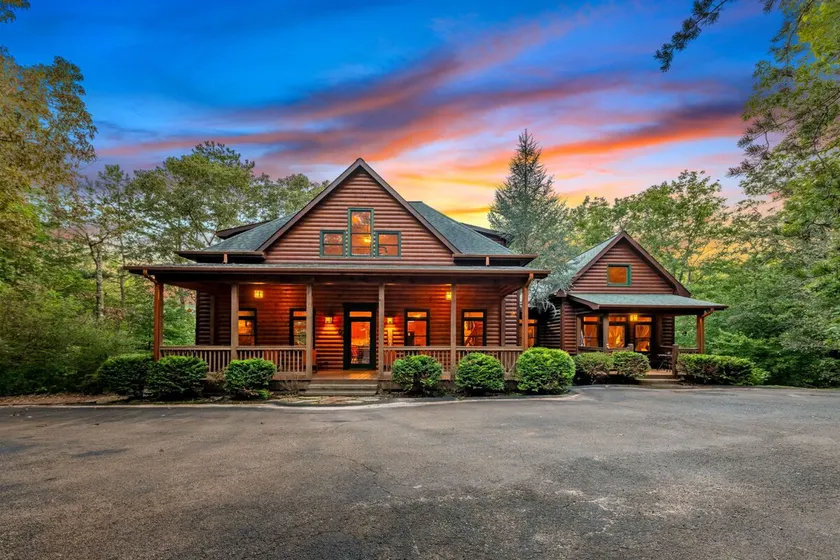 Highland Hideaway in the BR Mountains w/ Hot Tub - Image 1