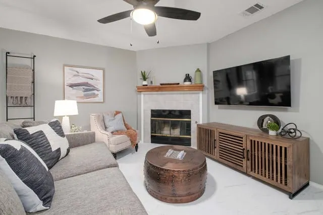 North Austin House | 2 Living Areas - Image 1