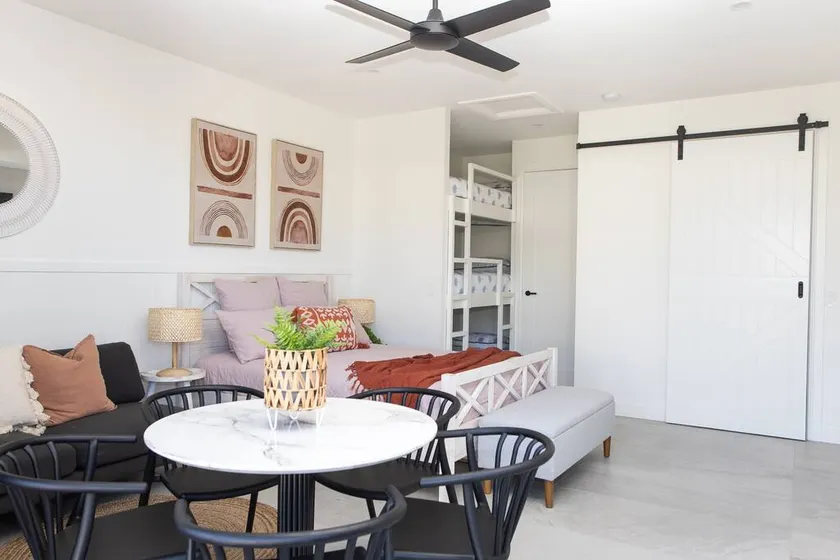 Sailfish Studio - Beachside Private Access Granny Flat by uHoliday - Image 1