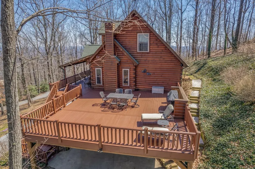 Spacious Mountain Retreat 4BR Game Room - Image 1