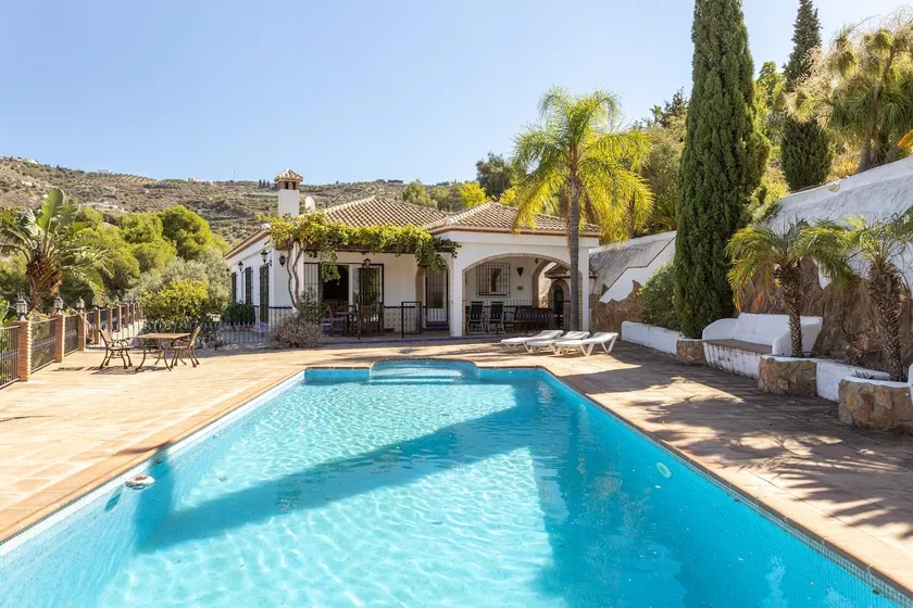 Villa Casa Cristina mit Bergblick, Pool, Garten, Klimaanlage und WLAN - Image 1