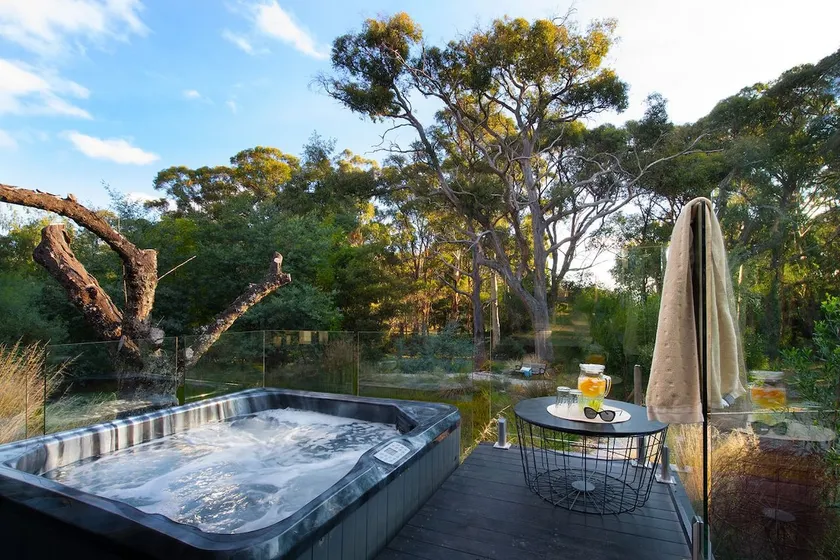Nest - A couples Getaway with outdoor hot tub! - Image 1