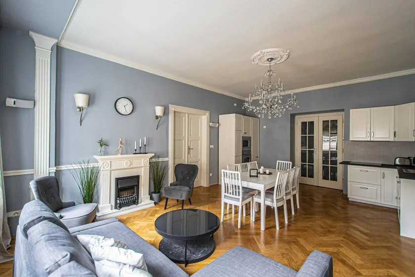Luxury Central 150m2 Apartment on Wencelas Square with Private Garage - Image 1