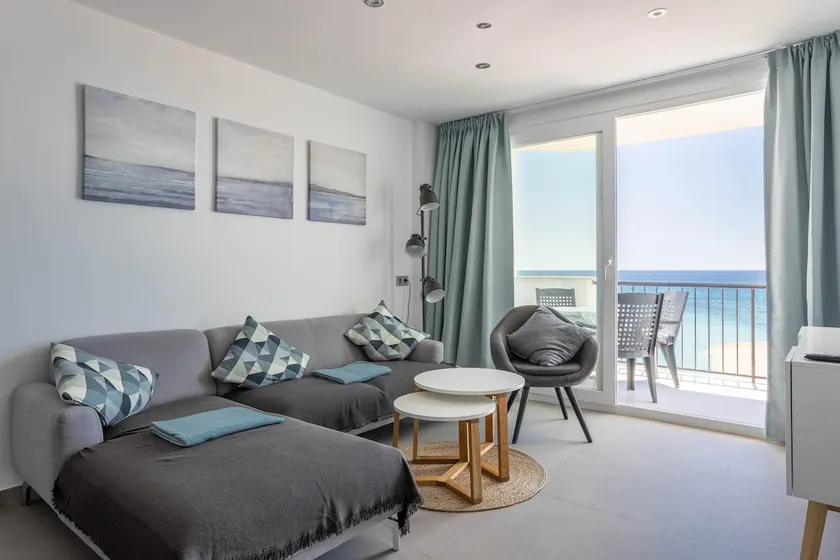 Apartment Arce Frontline seaview - Image 1