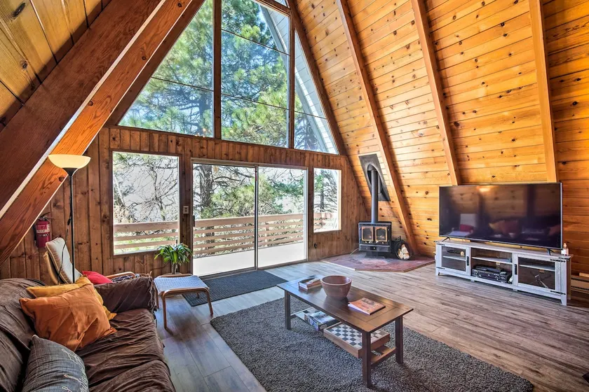 Running Springs Cabin w/ Large Deck + View! - Image 1