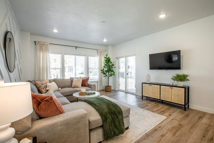 Modern ski season escape in American Fork - Image 1