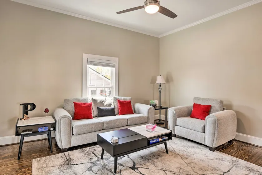 Ideally Located 'Penne Place' w/ Deck & Grill - Image 1