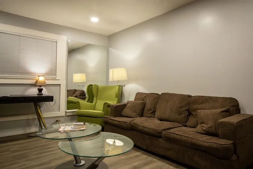 Chic Capitol Hill Apartment - Image 1