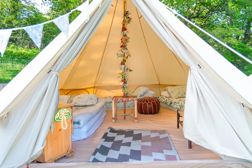 Wood Cabin & 4 Large Bell Tents - Hapus Hideaway - Image 1