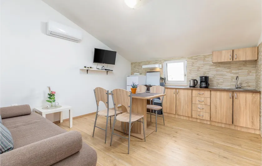 Schöne 2-Zimmer-Wohnung in Pula - Image 1