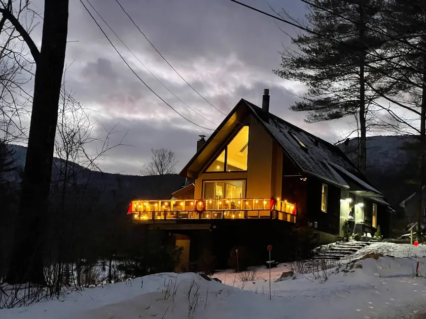 Dragonfly Cottage -Luxurious Mountain View A-Frame -quiet street close to town.  - Image 1