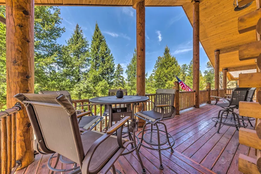 Quiet Ruidoso Cabin w/ Deck & Private Hot Tub - Image 1