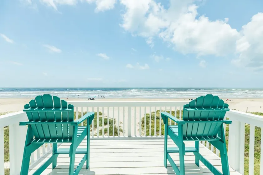 The Sandy Dollar - Direct Beachfront, Sea 4 Miles - Image 1