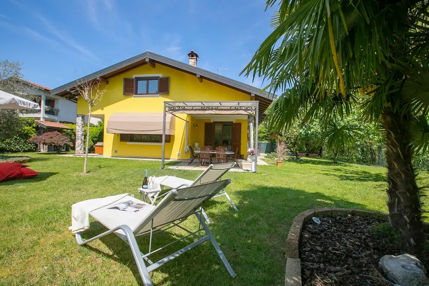 Villa La Dolce Vita: Lake Maggiore 3BR, Fenced Garden, Parking near Beaches - Happy Rentals - Image 1