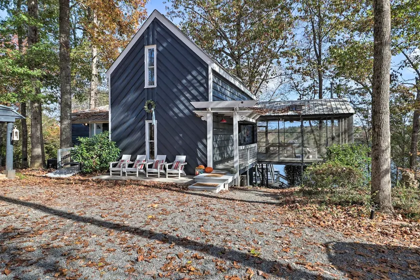 'The Chalet on Sinclair' w/ Private Dock & Kayaks! - Image 1
