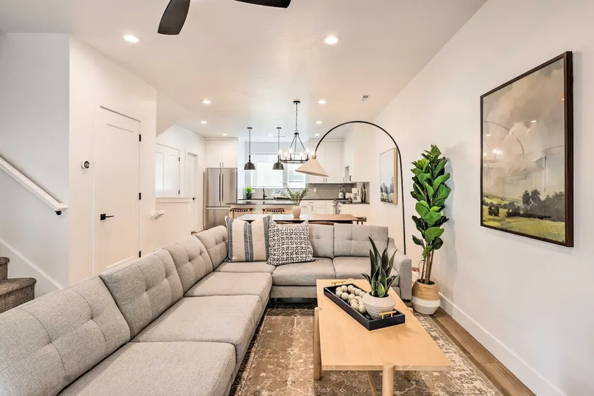 Modern-chic Provo Townhome 1 Mi to BYU Campus - Image 1