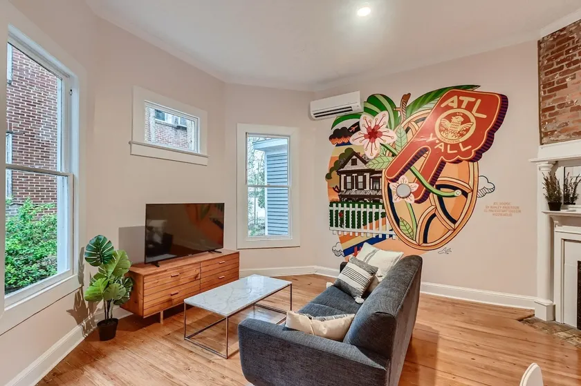 Bright, Charming 1BD in Little Five Points - Image 1