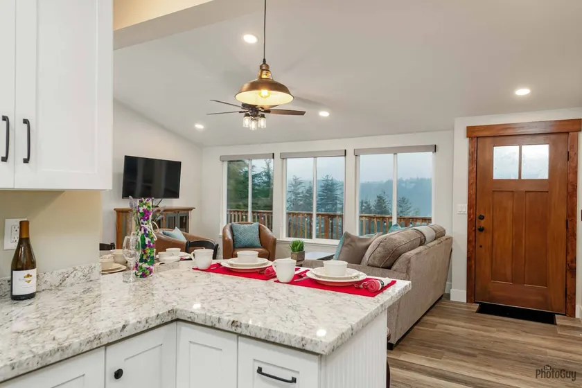 New listing! Gorgeous remodeled lake view home - Image 1