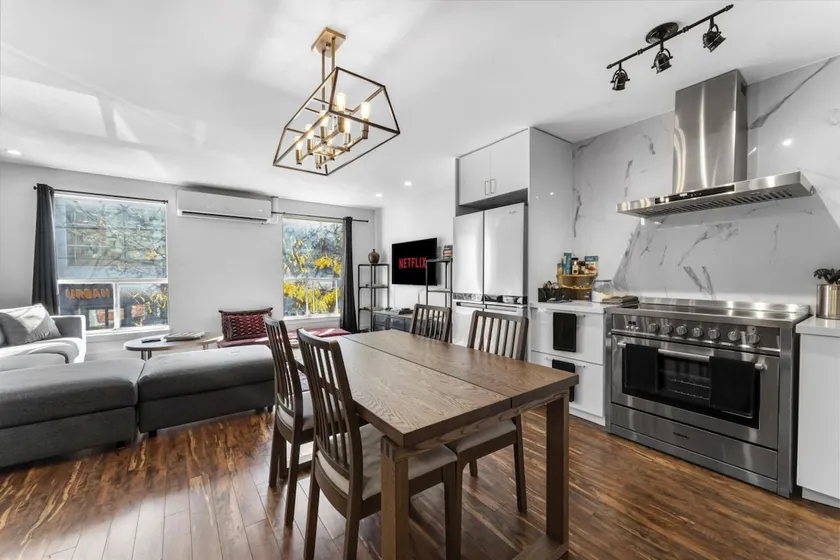 Amazing Fully Renovated Apartment on Queen St. - Image 1