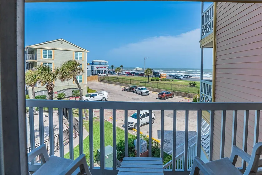 Captain's Cabana Gulf Front Condo - Image 1