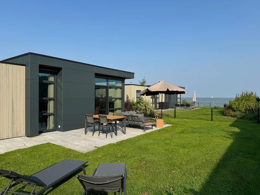 Enkhuizer Strand Chalet Möwennest with Fence - Second - Image 1