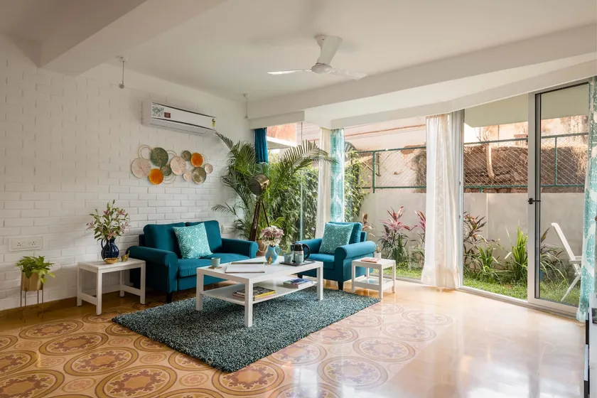 ElRaso|Chic Apartment |pool|2m Dear Zindagi Rd - Image 1