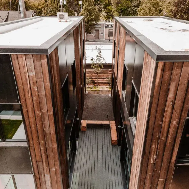 Modern Wood Home - Pet Friendly with 3 beds 2 bath - Image 1