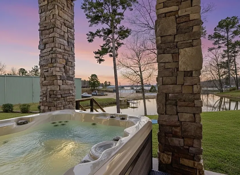 Dock, Lakeview Hot Tub, Fire Pit, Kayaks - Image 1