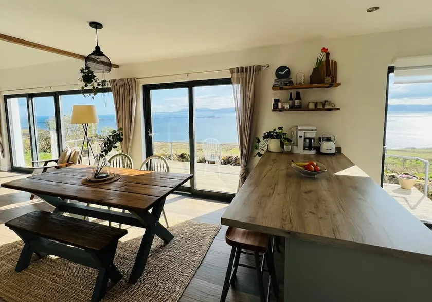 Beautiful Two Bedroom House Breathtaking Views - Image 1