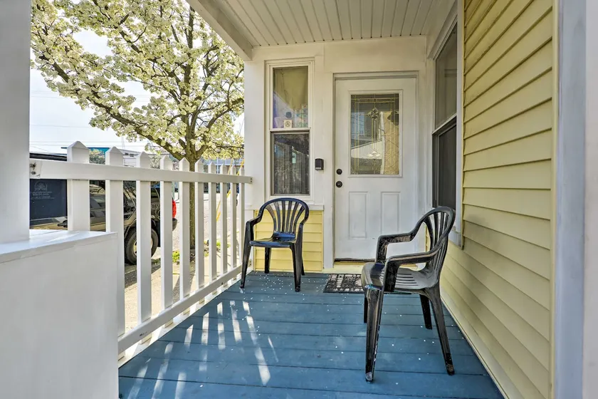 Near Convention Center & Boardwalk! Apt w/ Sunroom - Image 1