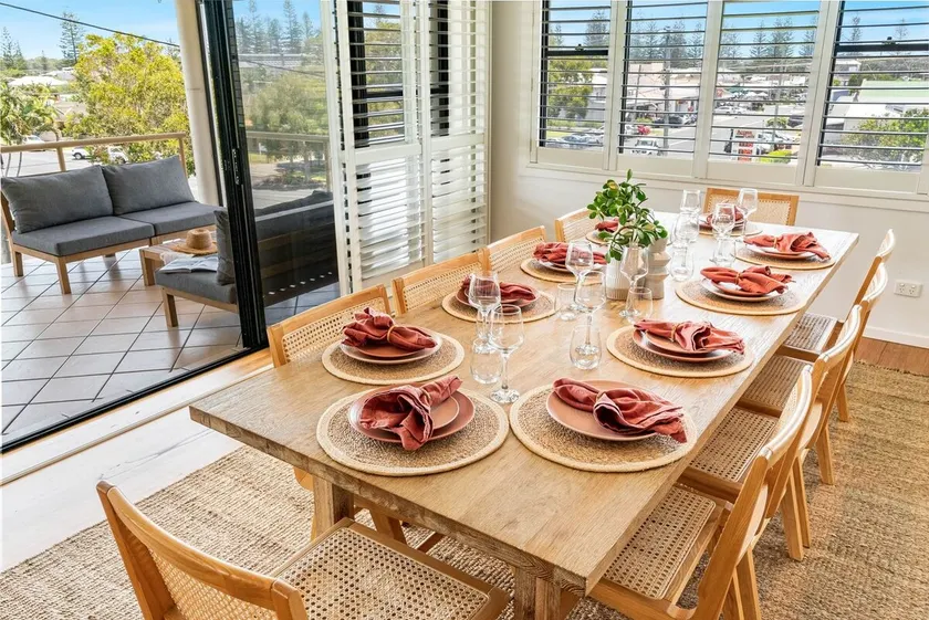 Cowrie House - Spacious Beachside Haven - Holiday Yamba - Image 1