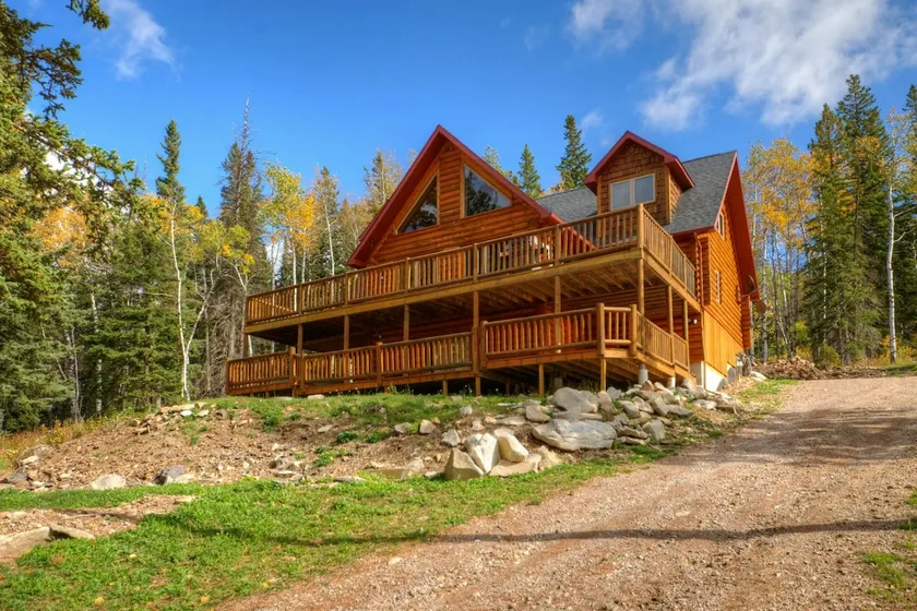 Black Diamond Lodge - Image 1
