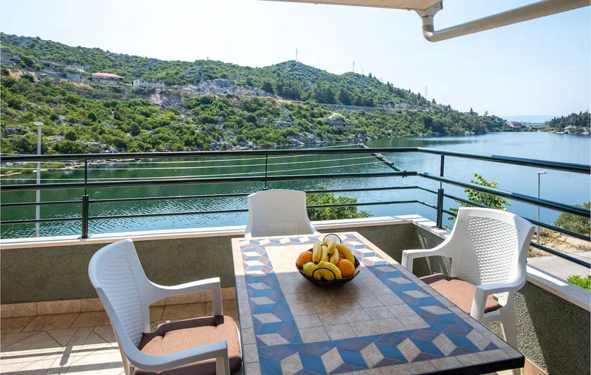5 bedroom nice apartment in Ploce - Image 1