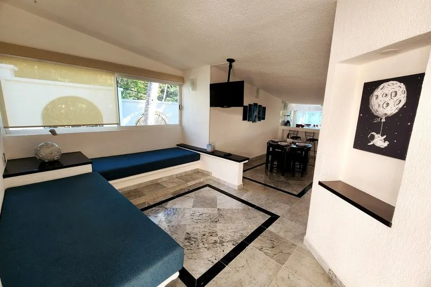 Villa 5 minutes from the beach with parking - Image 1